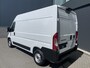 Fiat Ducato 3.0T GB L2H2 2.2 MultiJet S&S Zijschuifdeur rechts - Cruise control -  tussenschot volledig - Achteruitrijcamera - Parkeersensoren achter - bluetooth - Radio - Navigatie - Airco - Lane Assist