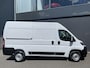 Fiat Ducato 3.0T GB L2H2 2.2 MultiJet S&S Zijschuifdeur rechts - Cruise control -  tussenschot volledig - Achteruitrijcamera - Parkeersensoren achter - bluetooth - Radio - Navigatie - Airco - Lane Assist