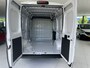 Fiat Ducato 3.0T GB L2H2 2.2 MultiJet S&S Zijschuifdeur rechts - Cruise control -  tussenschot volledig - Achteruitrijcamera - Parkeersensoren achter - bluetooth - Radio - Navigatie - Airco - Lane Assist