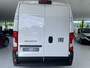 Fiat Ducato 3.0T GB L2H2 2.2 MultiJet S&S Zijschuifdeur rechts - Cruise control -  tussenschot volledig - Achteruitrijcamera - Parkeersensoren achter - bluetooth - Radio - Navigatie - Airco - Lane Assist