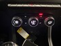 Renault Captur 1.3 TCe 130 Intens Navi airco parkeersensoren apple carplay android auto cruise controle hoge instap 4 cilinder lm velgen dealer onderhouden