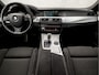 BMW 5-Serie Touring 520i Sport 184Pk Automaat (GROOT NAVI, VIRTUAL COCKPIT, M STUUR, LUCHTVERING, CLIMATE, SPORTSTOELEN, ELEK ACHTERKLEP, SPORT AUTOMAAT, CRUISE, BLUETOOTH, NIEUWE APK, NIEUWSTAAT)