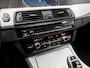 BMW 5-Serie Touring 520i Sport 184Pk Automaat (GROOT NAVI, VIRTUAL COCKPIT, M STUUR, LUCHTVERING, CLIMATE, SPORTSTOELEN, ELEK ACHTERKLEP, SPORT AUTOMAAT, CRUISE, BLUETOOTH, NIEUWE APK, NIEUWSTAAT)
