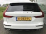 Volvo V60 2.0 D4 Momentum Pro Automaat | Rijklaar incl 12 mnd Bovag | Keyless Trekhaak Navigatie Adaptieve cruise