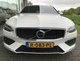 Volvo V60 2.0 D4 Momentum Pro Automaat | Rijklaar incl 12 mnd Bovag | Keyless Trekhaak Navigatie Adaptieve cruise