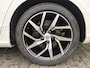 Volvo V60 2.0 D4 Momentum Pro Automaat | Rijklaar incl 12 mnd Bovag | Keyless Trekhaak Navigatie Adaptieve cruise