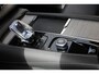 Volvo XC90 T8 AUT8 455PK Recharge AWD Ultimate Dark, Luchtvering, Adaptieve Cruise Control met Pilot Assist, Premium audio by Bowers&Wilkins, Geventileerde voorstoelen met massagefunctie, Elektrisch bedienbaar panoramisch schuif-/kanteldak, 360 Parkeercamera, Park Assist voor + achter, Elektrische voorstoelen met geheugen, Verwarmbare voorstoelen + stuurwiel, Verwarmbare achterbank, 4-Zone Climate Control, Blind Spot Information System, Keyless Entry, Apple CarPlay, 22'' Lichtmetalen wielen