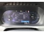 Volvo XC90 T8 AUT8 455PK Recharge AWD Ultimate Dark, Luchtvering, Adaptieve Cruise Control met Pilot Assist, Premium audio by Bowers&Wilkins, Geventileerde voorstoelen met massagefunctie, Elektrisch bedienbaar panoramisch schuif-/kanteldak, 360 Parkeercamera, Park Assist voor + achter, Elektrische voorstoelen met geheugen, Verwarmbare voorstoelen + stuurwiel, Verwarmbare achterbank, 4-Zone Climate Control, Blind Spot Information System, Keyless Entry, Apple CarPlay, 22'' Lichtmetalen wielen