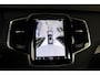 Volvo XC90 T8 AUT8 455PK Recharge AWD Ultimate Dark, Luchtvering, Adaptieve Cruise Control met Pilot Assist, Premium audio by Bowers&Wilkins, Geventileerde voorstoelen met massagefunctie, Elektrisch bedienbaar panoramisch schuif-/kanteldak, 360 Parkeercamera, Park Assist voor + achter, Elektrische voorstoelen met geheugen, Verwarmbare voorstoelen + stuurwiel, Verwarmbare achterbank, 4-Zone Climate Control, Blind Spot Information System, Keyless Entry, Apple CarPlay, 22'' Lichtmetalen wielen