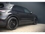Porsche Cayenne 3.0 E-Hybrid | Sport Chrono | Panoramadak | Bose | Luchtvering | Stoelkoeling | Stoelverwarming | Memory Seats | PDLS | PASM | Camera | Volledig Leder | NAP | Elek. Achterklep | Navigatie | Trekhaak | Sof