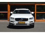 Volvo V90 Cross Country D4 Pro | Bowers & Wilkins | Head-Up | Massage & Geventileerde stoelen | Trekhaak | Pilot-Assist |