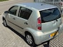 Daihatsu Sirion 2 1.0-12V Trend 5 deurs! NL AUTO NAP! Elek pakket l Centraal l Stuurbekrachtiging l Inruil koopje rijd goed!