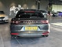 Porsche Panamera Sport Turismo 3.0 4 | 1 EIGENAAR IN NL | IN DUITSLAND DUSSELDORF 1E EIGENAAR | VOLLEDIG ONDERHOUDEN | SPORTUITLAATSYSTEEM | PANORAMA/SCHUIF-KANTELDAK | SOFTCLOSE | BOSE AUDIO | 21 INCH | VULKAANGRIJS |