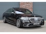 Mercedes-Benz S-klasse 450d 4MATIC Lang AMG Line Aut9 | Airmatic | Chauffeurspakket | Achterasbesturing | Augmented HUD | Distronic+ | Burmester | Exclusief Nappa Leder | 3D-Display | Vlakkenverwarming | Zonweringspakket |