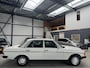 Mercedes-Benz 200-Serie 230 2.3 1977 Wit Leder 136pk