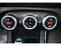 Alfa Romeo Giulietta 1.4 T Distinctive - AUTOMAAT - NAVIGATIE - XENON - PDC
