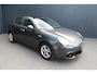 Alfa Romeo Giulietta 1.4 T Distinctive - AUTOMAAT - NAVIGATIE - XENON - PDC