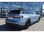 Volkswagen ID.7 Tourer Pro Business | Achterbank in ongelijke delen neerklapbaar incl. middenarmsteun en doorlaadmogelijkheid | Afstandscontrolesysteem (Front Assist), met voetgangers- en fietsersherkenning | Automatische afstandsregeling (Adaptive Cruise Control)