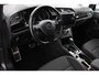Volkswagen Touran 1.4 TSI 150 pk DSG R-Line 7 Persoons Navigatie Apple Carplay/Android Auto Camera Parkeersensoren Adaptive Cruise Control Ledverlichting Getinte ramen Stoelverwarming Grootlichtassistent