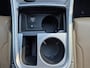 Hyundai Santa Fe 1.6 T-GDI PHEV Plug-in Premium Plus Sky Automaat / Afneembare Trekhaak / HUD / Trekgewicht 1350 kg / Elektrische bedienbare achterklep / Glazen schuif- en kanteldak / Stuur- en Stoelverwarming / Stoelventilatie voor /