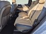 Hyundai Santa Fe 1.6 T-GDI PHEV Plug-in Premium Plus Sky Automaat / Afneembare Trekhaak / HUD / Trekgewicht 1350 kg / Elektrische bedienbare achterklep / Glazen schuif- en kanteldak / Stuur- en Stoelverwarming / Stoelventilatie voor /