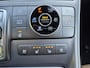 Hyundai Santa Fe 1.6 T-GDI PHEV Plug-in Premium Plus Sky Automaat / Afneembare Trekhaak / HUD / Trekgewicht 1350 kg / Elektrische bedienbare achterklep / Glazen schuif- en kanteldak / Stuur- en Stoelverwarming / Stoelventilatie voor /