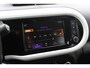 Renault Twingo 1.0 SCe Intens Airco/Achteruitrijcamera/Parkeersensoren/Apple carplay/Cruise control/Bluetooth/LED koplampen/Multifunctioneel stuurwiel/Spraakbediening/15'' Lichtmetalen velgen/Elektrische ramen/Elektrisch verstelbare spiegels.