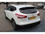 Nissan Qashqai 1.2 Connect Edition Panoramadak/Navigatie/Climate control/360° camera/Parkeersensoren rondom/Cruise control/Elektrisch verstelbare stoel met stoelverwarming/Voorruitverwarming/Keyless/Lane assist/Trekhaak/Bluetooth/LED koplampen/19''Lichtmetalen velgen/Mu
