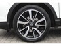 Nissan Qashqai 1.2 Connect Edition Panoramadak/Navigatie/Climate control/360° camera/Parkeersensoren rondom/Cruise control/Elektrisch verstelbare stoel met stoelverwarming/Voorruitverwarming/Keyless/Lane assist/Trekhaak/Bluetooth/LED koplampen/19''Lichtmetalen velgen/Mu