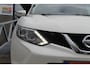 Nissan Qashqai 1.2 Connect Edition Panoramadak/Navigatie/Climate control/360° camera/Parkeersensoren rondom/Cruise control/Elektrisch verstelbare stoel met stoelverwarming/Voorruitverwarming/Keyless/Lane assist/Trekhaak/Bluetooth/LED koplampen/19''Lichtmetalen velgen/Mu