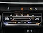 Volkswagen T-Roc 1.5 TSI R-Line Panoramadak - Trekhaak - R-Line - Clima