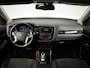 Mitsubishi Outlander Sport 2.4 PHEV Instyle (APPLE CARPLAY,NAVI,STOELVERWARMING,CAMERA,PDC,LEDER,KEYLESS,CRUISE,GETINT,LM VELGEN)