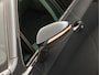 Volkswagen Golf 2.0 TDI Sport 150Pk Automaat (APPLE CARPLAY, GROOT NAVI, SFEERVERLICHTING, STUUR/STOELVERWARMING, GETINT GLAS, SPORTSTOELEN, KEYLESS, LED KOPLAMPEN, NIEUWE APK, NIEUWSTAAT)