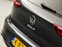 Volkswagen Golf 2.0 TDI Sport 150Pk Automaat (APPLE CARPLAY, GROOT NAVI, SFEERVERLICHTING, STUUR/STOELVERWARMING, GETINT GLAS, SPORTSTOELEN, KEYLESS, LED KOPLAMPEN, NIEUWE APK, NIEUWSTAAT)