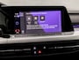 Volkswagen Golf 2.0 TDI Sport 150Pk Automaat (APPLE CARPLAY, GROOT NAVI, SFEERVERLICHTING, STUUR/STOELVERWARMING, GETINT GLAS, SPORTSTOELEN, KEYLESS, LED KOPLAMPEN, NIEUWE APK, NIEUWSTAAT)