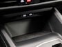 Volkswagen Golf 2.0 TDI Sport 150Pk Automaat (APPLE CARPLAY, GROOT NAVI, SFEERVERLICHTING, STUUR/STOELVERWARMING, GETINT GLAS, SPORTSTOELEN, KEYLESS, LED KOPLAMPEN, NIEUWE APK, NIEUWSTAAT)