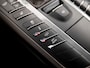Porsche Macan 2.9 Turbo SportDesign 441Pk (1e EIGENAAR, ORG. NL, PANORAMADAK, APPLE CARPLAY, SPORT CHRONO PAKKET, ALCANTARA HEMEL, SPORT UITLAAT, KERAMISCHE REMMEN, ALARM KLASSE 5, CAMERA, DEALER ONDERHOUDEN, NIEUWSTAAT)