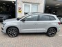Skoda Karoq 1.5 TSI ACT Sportline Business / AUTOMAAT/ CAMERA/ PARK. SENSOREN V+A/ STUUR+STOEL VERWARM./ APP-CONNECT/ ACC/ DRIVE SELECT/ LED/ ELEK. ACHTERKLEP/ NAVI/ KEYLESS/ DAB/ CLIMA/ DIGITAL DASH/ ISOFIX/ 19'' LMV