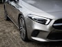 Mercedes-Benz A-klasse 250 4MATIC Premium Plus (225PK) 2e-Eig, Dealer-Onderh, 12-Mnd-BOVAG, NL-Auto, Navigatie, Panoramaschuifdak, Ambient-Lighting, Parkeersensoren-V+A, LM.-Velgen, Leer, Elektrische-Stoelen, Stoelverwarming, Full-Virtual-Cockpit, Privacy-Glas