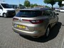 Renault Megane Estate TCe 130 Limited PARK ASSIST A./ LM VELGEN/ R-LINK NAVIGATIE/ APPLE CAR PLAY/ANDROID AUTO/ CLIMATE- EN CRUISE CONTROLE/ ETC... DEALER ONDERHOUDEN! RIJKLAAR!