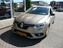 Renault Megane Estate TCe 130 Limited PARK ASSIST A./ LM VELGEN/ R-LINK NAVIGATIE/ APPLE CAR PLAY/ANDROID AUTO/ CLIMATE- EN CRUISE CONTROLE/ ETC... DEALER ONDERHOUDEN! RIJKLAAR!