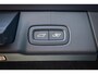 Volvo V90 T6 Plug-in hybrid AWD Ultra Dark | Schuif-/kanteldak | Trekhaak | Adaptieve LED koplampen | Harman Kardon audio | Adaptieve Cruise Control |