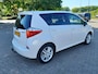 Toyota Verso-S 1.3 VVT-i Dynamic. Nette goed onderhouden Verso-S met trekhaak, cruisecontrol,navigatie en lichtmetalen velgen!