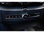 Volvo XC60 T6 Recharge 350PK Core Bright | Trekhaak | Parkeerverwarming | Verwarmbare Voorstoelen | Getint Glas | Adaptieve Cruise Control | BLIS Dodehoekdetectie | Apple Carplay | 18'' Lichtmetalen Velgen | Google Maps