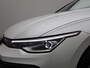 Volkswagen Golf 1.5 eTSI R-Line Edition | Automaat | Navigatie | Draadloze Apple Carplay | Adaptieve cruise control | Stuur- en Stoelverwarming | 360' graden Camera | Park Assist | IQ- Matrix verlichting | 18 Inch Velgen