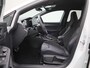 Volkswagen Golf 1.5 eTSI R-Line Edition | Automaat | Navigatie | Draadloze Apple Carplay | Adaptieve cruise control | Stuur- en Stoelverwarming | 360' graden Camera | Park Assist | IQ- Matrix verlichting | 18 Inch Velgen