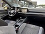 Volkswagen Golf 8 Variant 1.5 eTSI R-LINE 150PK. LEDER NAVI CAMERA APPLE-CARPLAY DIGI-DASH IQ-DRIVE LED LMV PDC