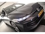 Volkswagen Golf Variant Life Business 1.5 eTSI 115pk DSG Automaat Adaptive cruise control, Navigatie, Stuurwiel verwarmd, Parkeersensoren, App connect, LED verlichting, Stoelverwarming