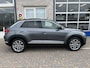 Volkswagen T-Roc 1.5 TSI Sport / AUTOMAAT/ PANO/ TREKHAAK/ CAMERA/ PARK. SENSOREN V+A/ CAMERA/ STOEL VERWARM./ APP-CONNECT/ ELEK. ACHTERKLEP/ DIGITAL DASH/ LED/ NAVI/ CLIMA/ ACC/ DRIVE SELECT/ DAB/ 18" LMV