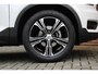 Volvo XC40 T3 Automaat R-Design | Verwarmbare Voorstoelen | Cruise Control | Navigatie | Parkeer assistent en camera | Apple Carplay | Bluetooth Telefonie & Multimedia | Volvo on Call | Climate Control | LED Koplampen | Lane Keeping Aid